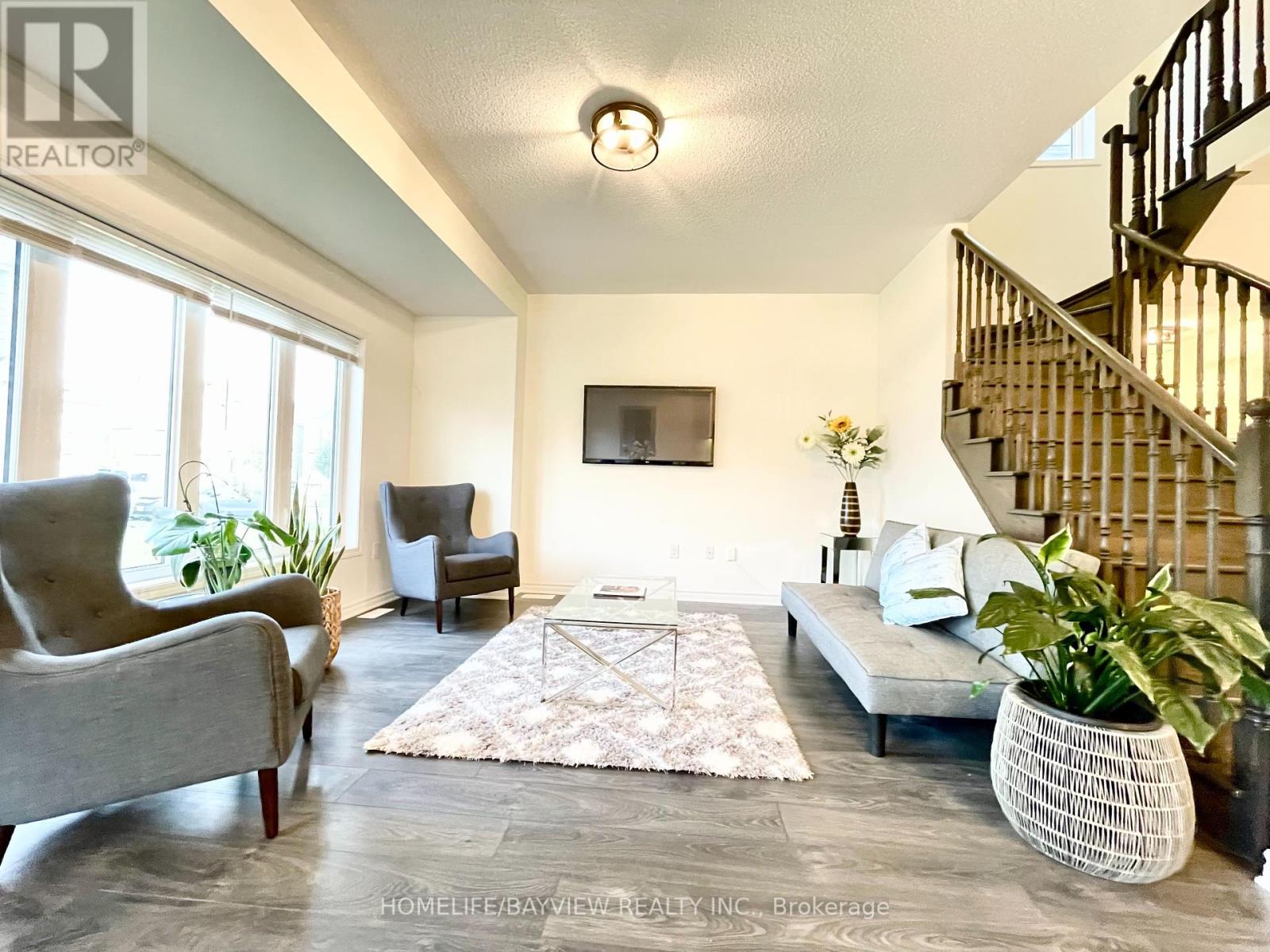 128 Village Gate Drive, Wasaga Beach, Ontario  L9Z 0J7 - Photo 13 - S12451041