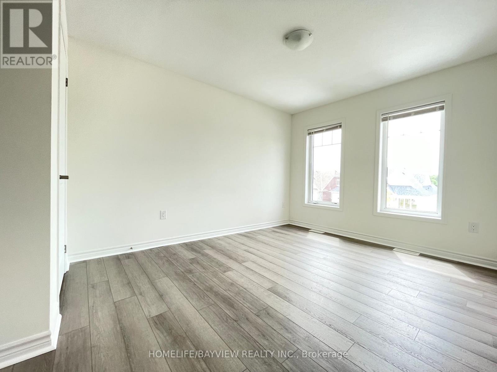128 Village Gate Drive, Wasaga Beach, Ontario  L9Z 0J7 - Photo 20 - S12451041