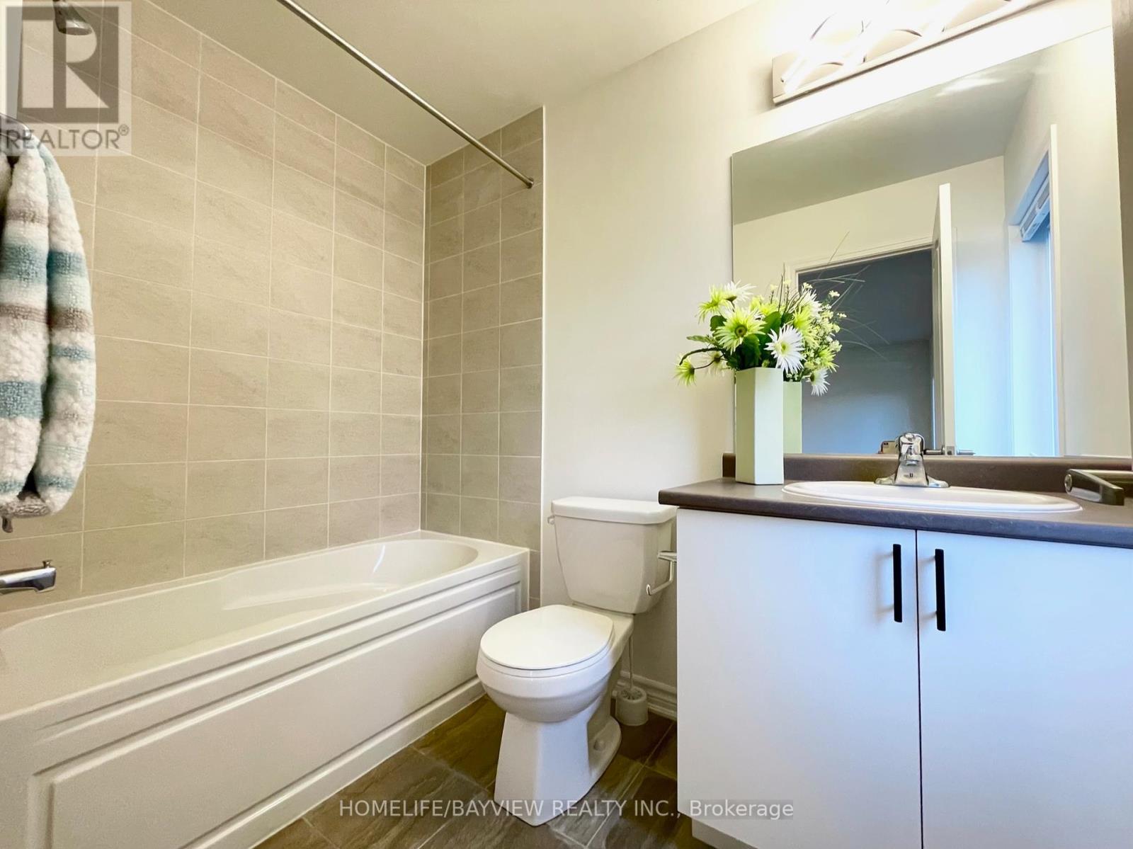128 Village Gate Drive, Wasaga Beach, Ontario  L9Z 0J7 - Photo 22 - S12451041