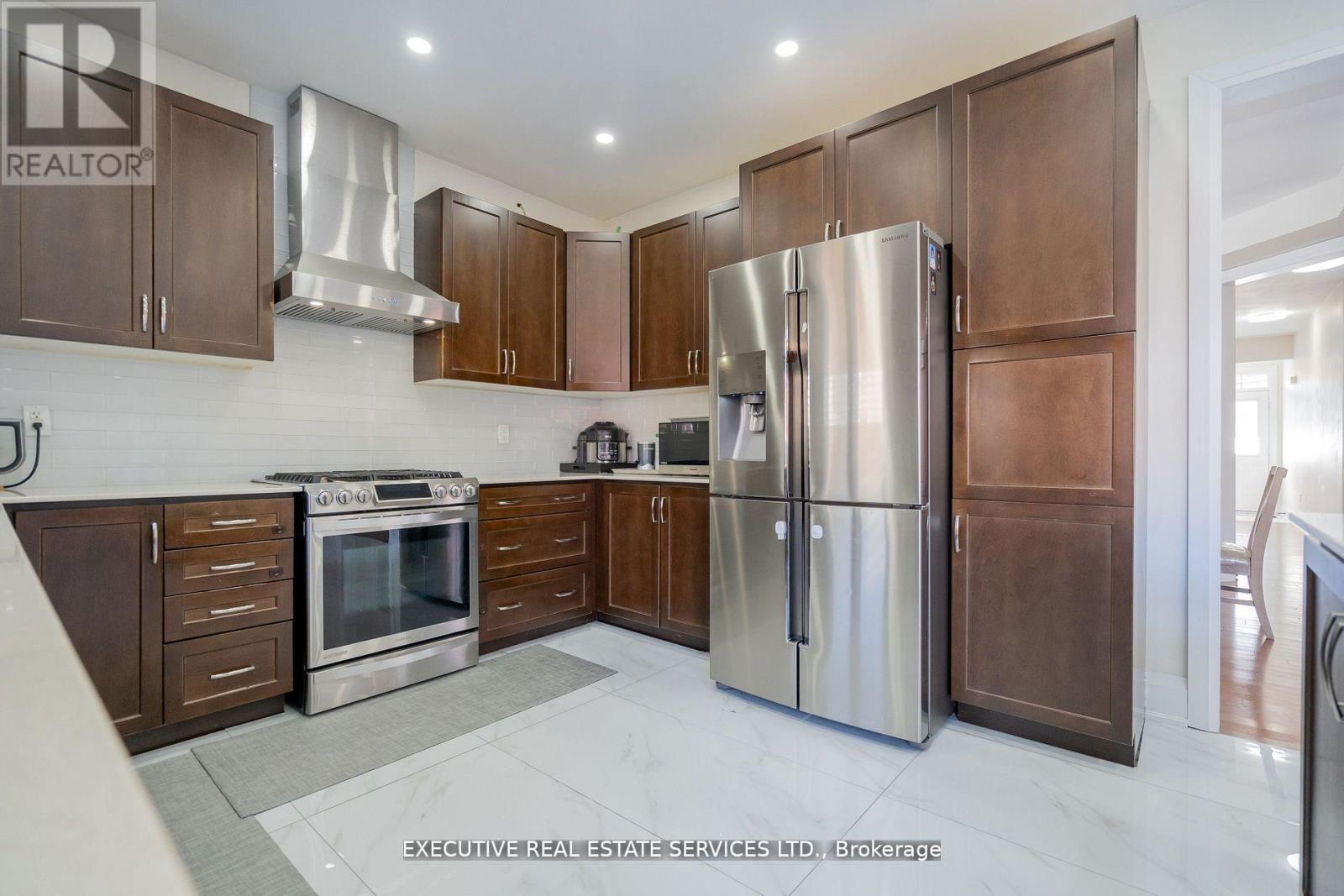 11 Goodsway Trail, Brampton, Ontario  L7A 4A3 - Photo 16 - W12451020