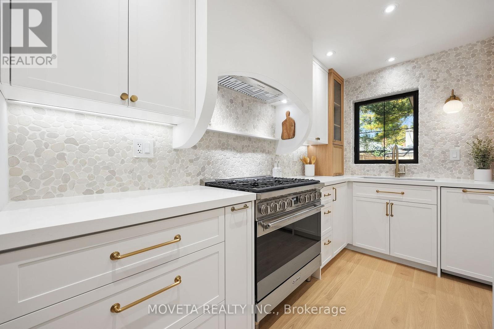 4 Mahoney Avenue, Toronto, Ontario  M6M 2H4 - Photo 14 - W12451043
