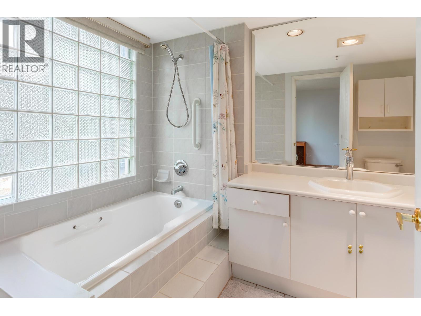 804 555 Austin Avenue, Coquitlam, British Columbia  V3K 6R8 - Photo 13 - R3053473