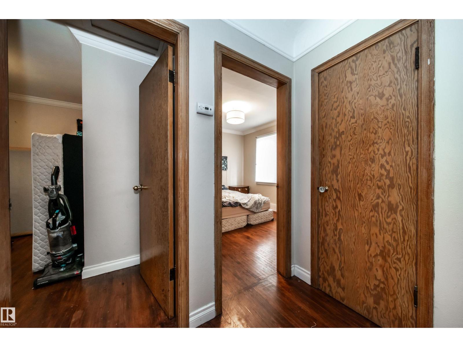 7910 75 St Nw, Edmonton, Alberta  T6C 2G5 - Photo 10 - E4461266