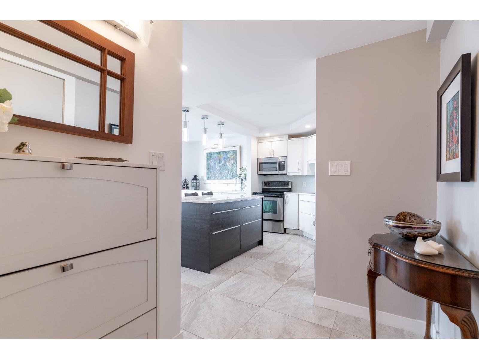 405 1480 Foster Street, White Rock, British Columbia  V4B 3X7 - Photo 5 - R3055485