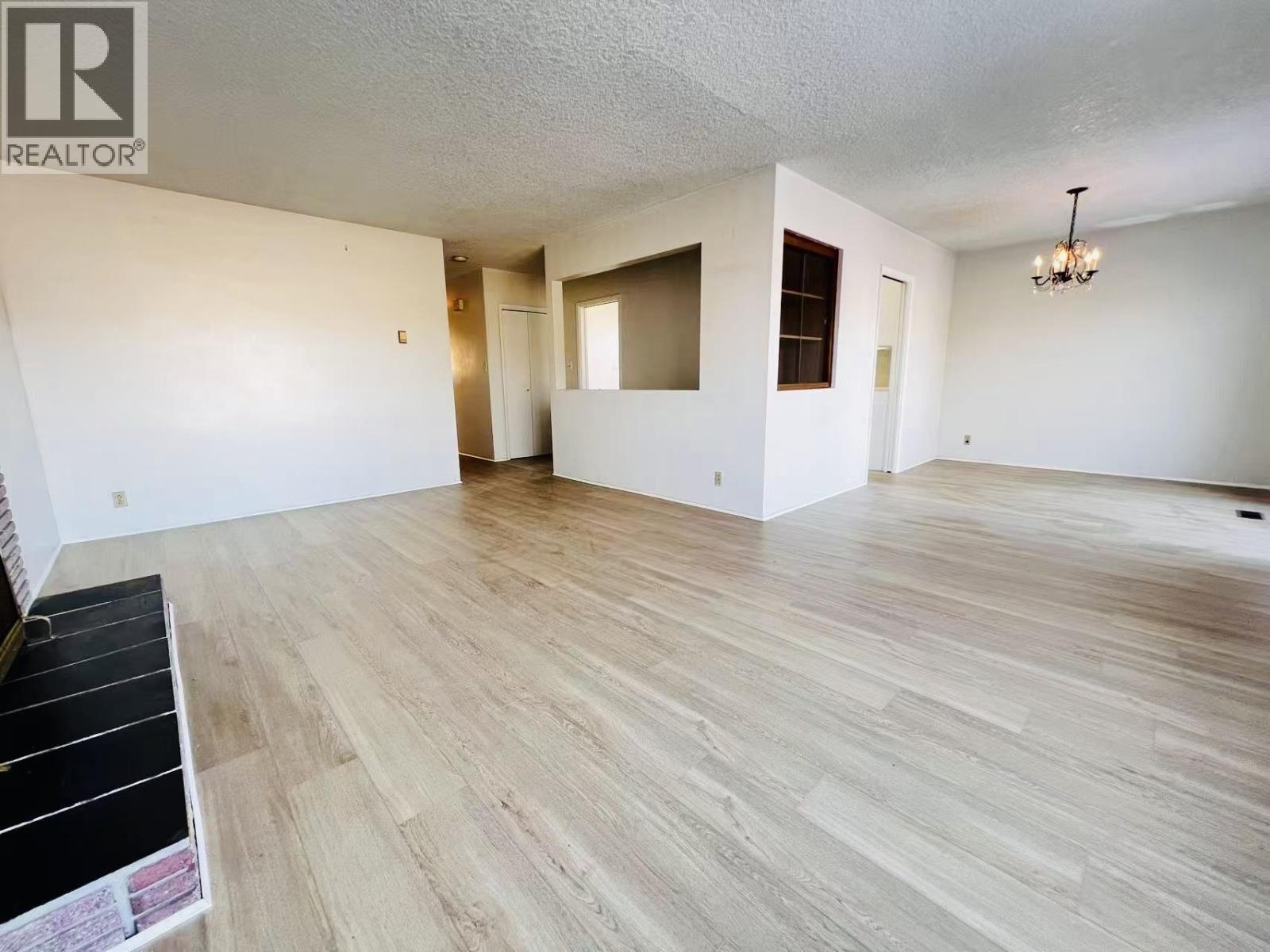 Main 3470 Dundas Street, Vancouver, British Columbia  V5K 1R8 - Photo 4 - R3044540