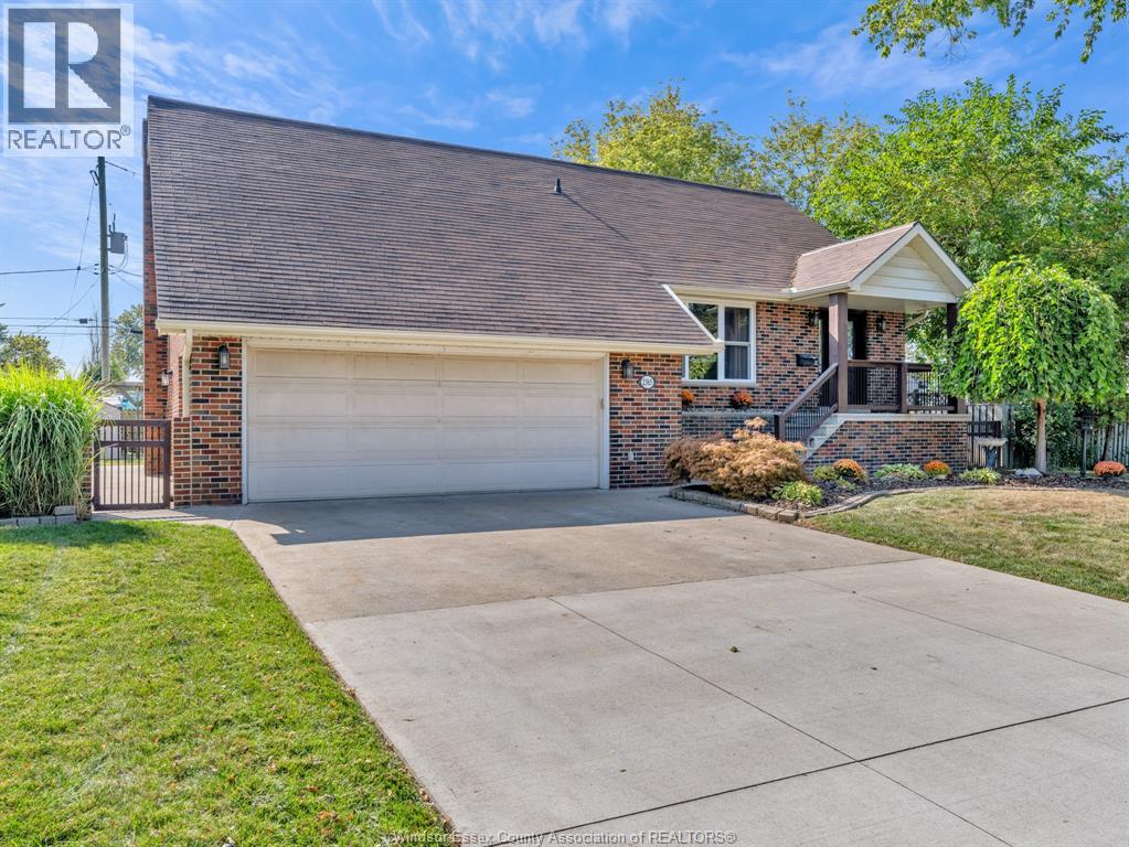 MLS# 25025111: 2365 Norman, Windsor, Canada