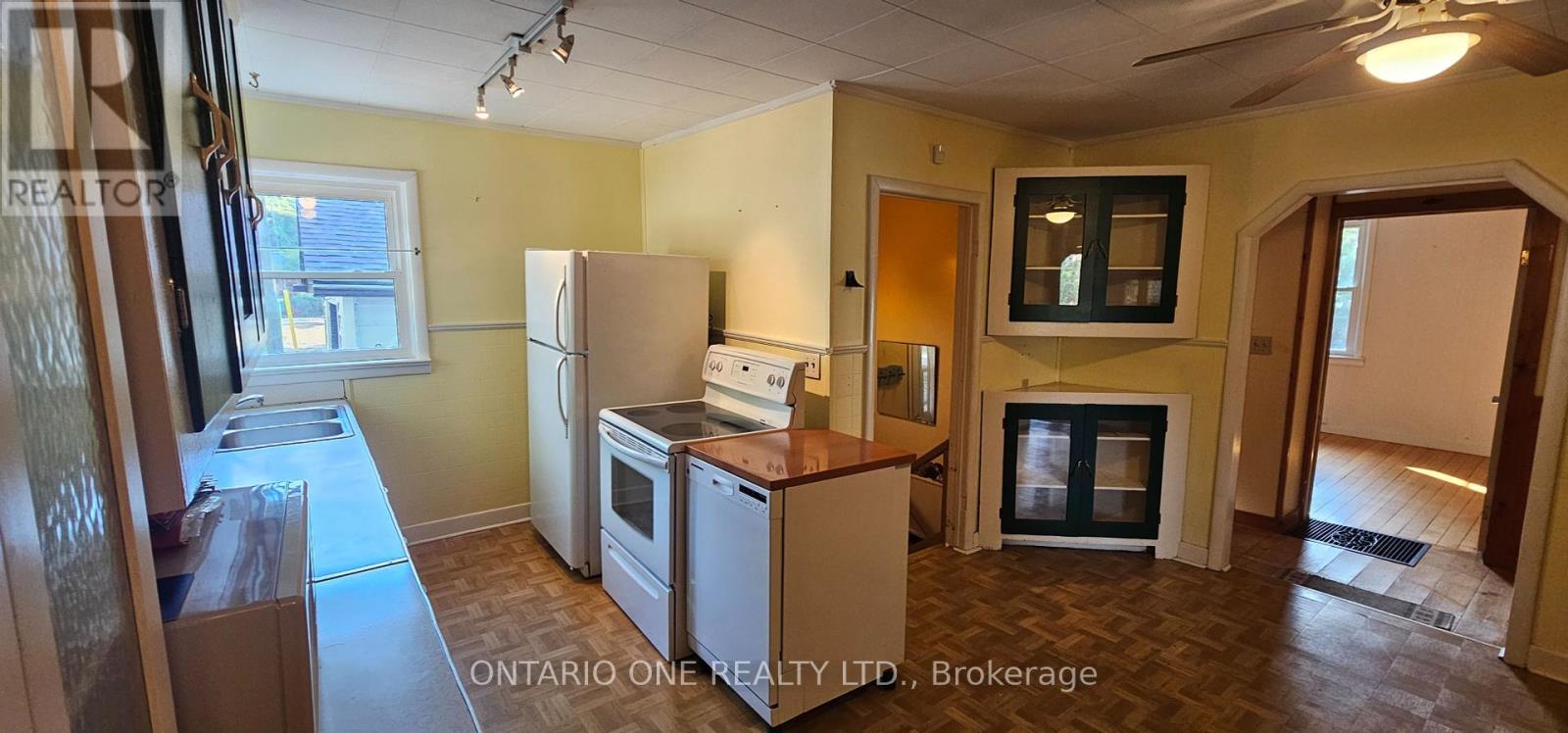 1479 11 Highway S, Gravenhurst, Ontario  P0E 1G0 - Photo 19 - X12451070