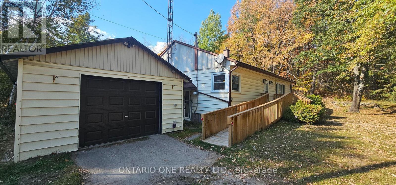 1479 11 Highway S, Gravenhurst, Ontario  P0E 1G0 - Photo 3 - X12451070