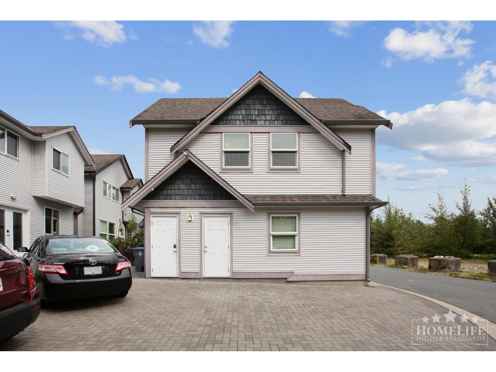 Coach House 18836 67a Avenue, Surrey, British Columbia  V4N 5Z9 - Photo 2 - R3041655