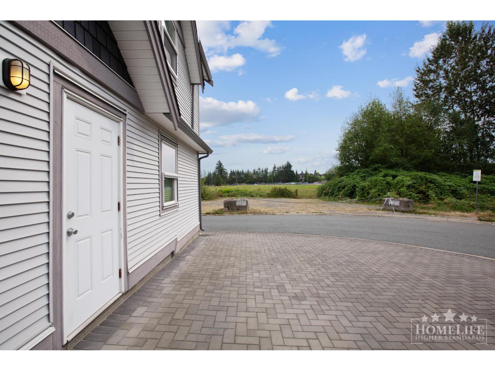 Coach House 18836 67a Avenue, Surrey, British Columbia  V4N 5Z9 - Photo 4 - R3041655