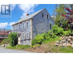 155 Pelham Street, Lunenburg, Ca