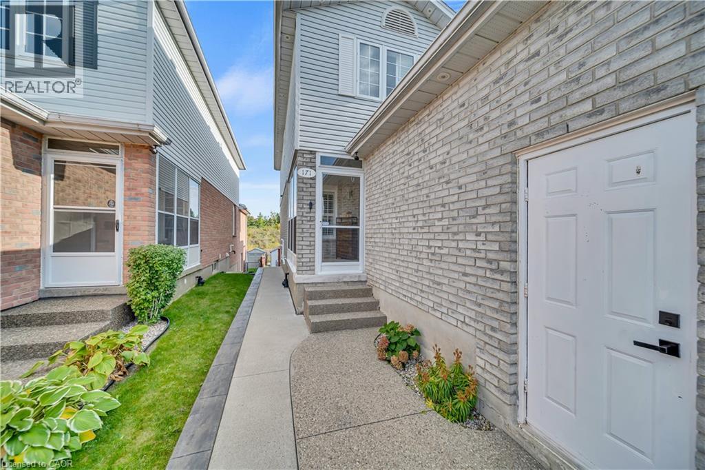 171 Resurrection Drive, Kitchener, Ontario  N2N 3H1 - Photo 5 - 40777225