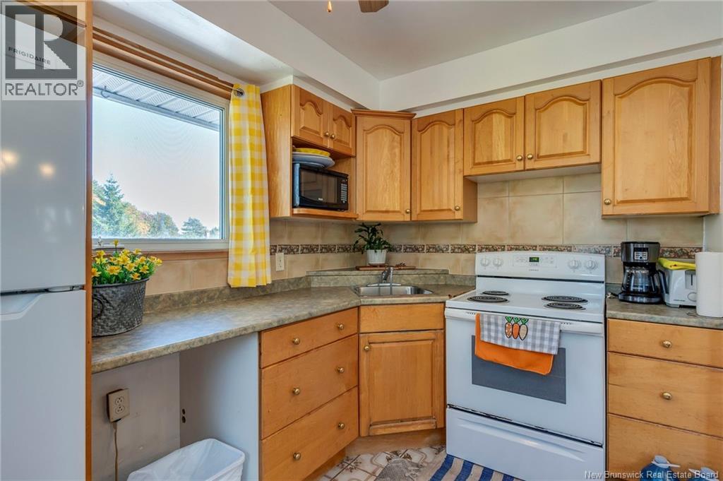 15 Muriel Avenue, Saint John, New Brunswick  E2K 3G9 - Photo 2 - NB128158