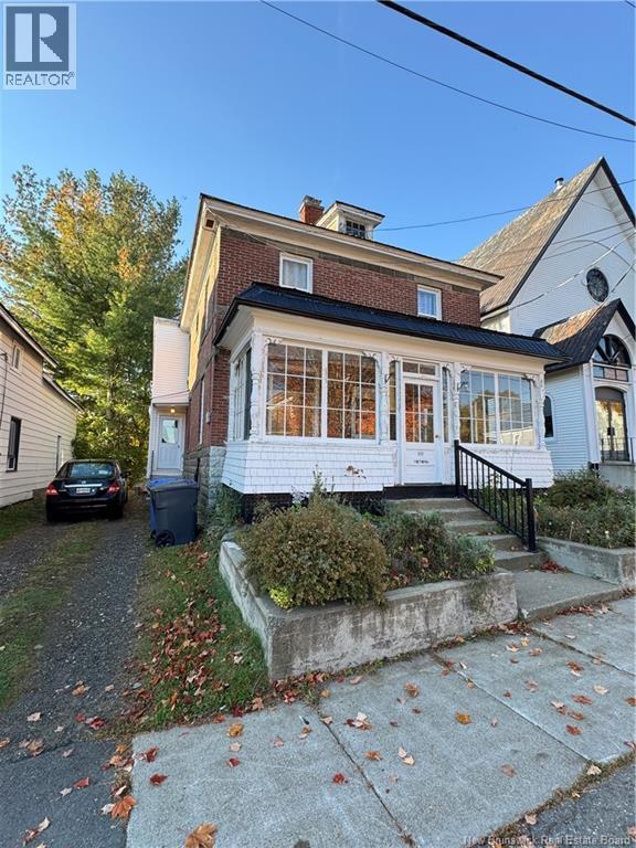 111 Victoria Street, Woodstock, New Brunswick  E7M 3A4 - Photo 2 - NB128058