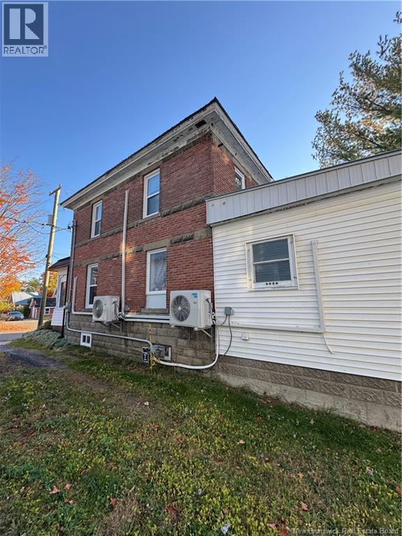 111 Victoria Street, Woodstock, New Brunswick  E7M 3A4 - Photo 4 - NB128058