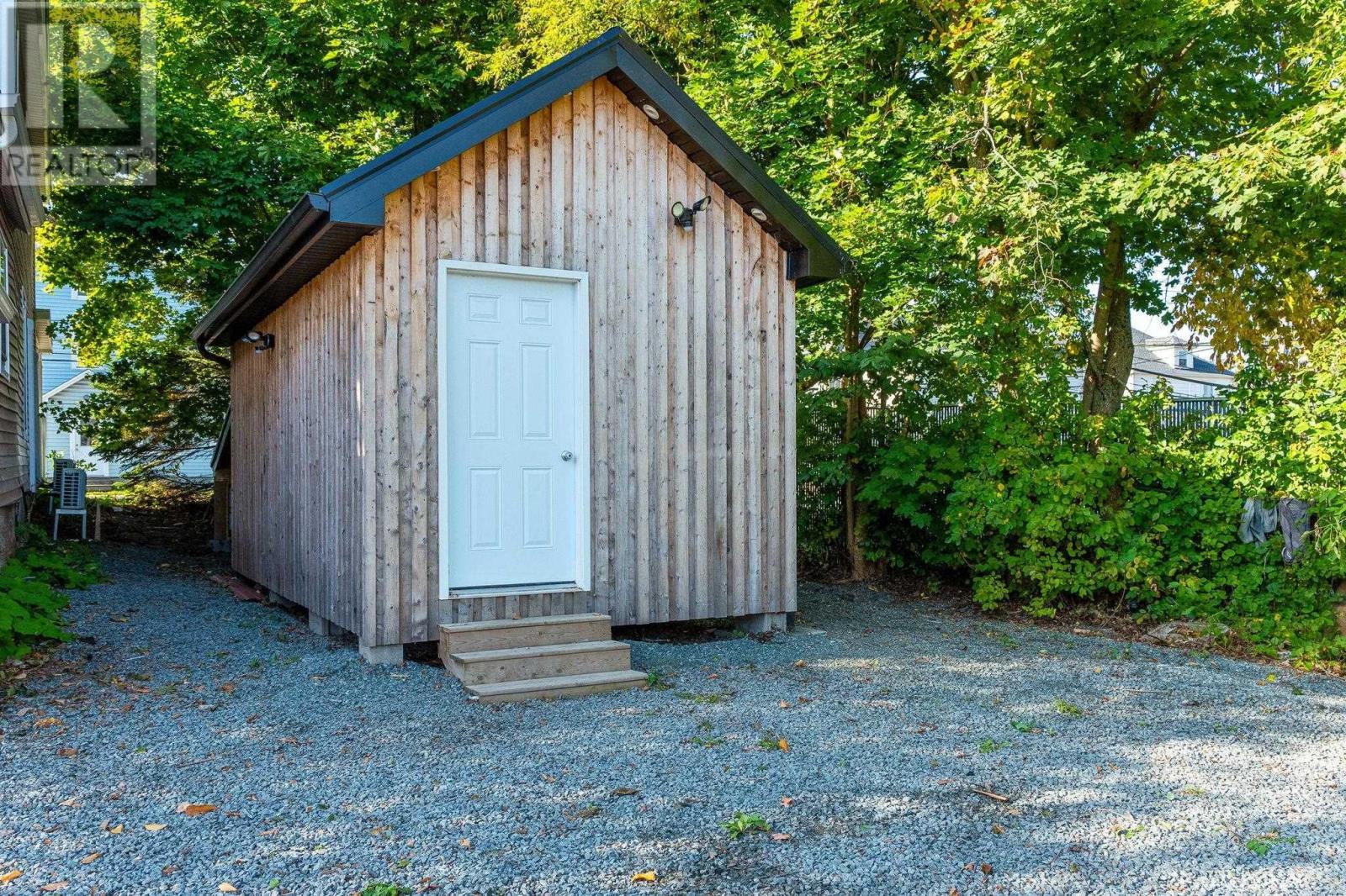 503 Robie Street, Truro, Nova Scotia  B2N 1M5 - Photo 3 - 202525368