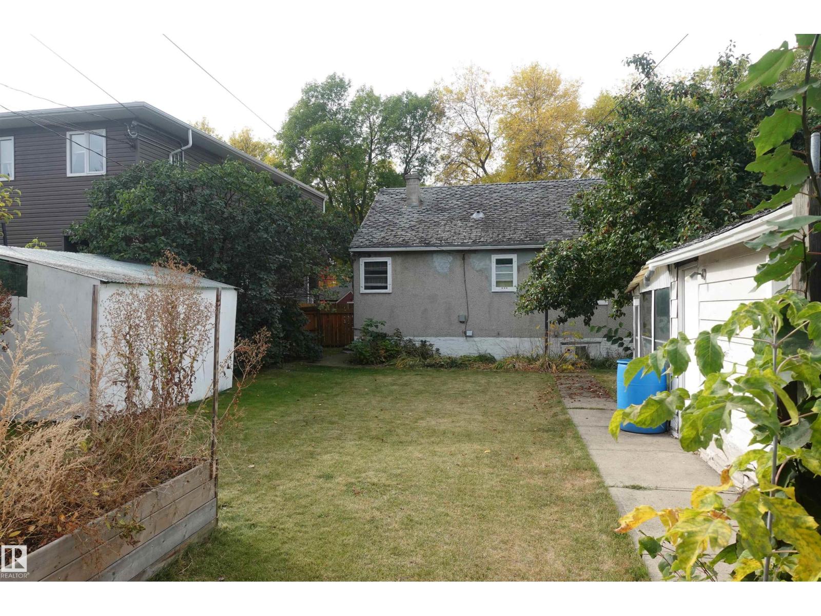 8839 90 St Nw, Edmonton, Alberta  T6C 3L7 - Photo 11 - E4461273