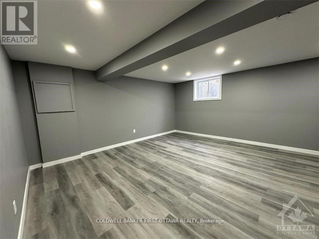 68 Burlington Crescent, Ottawa, Ontario  K1T 3K3 - Photo 13 - X12451073