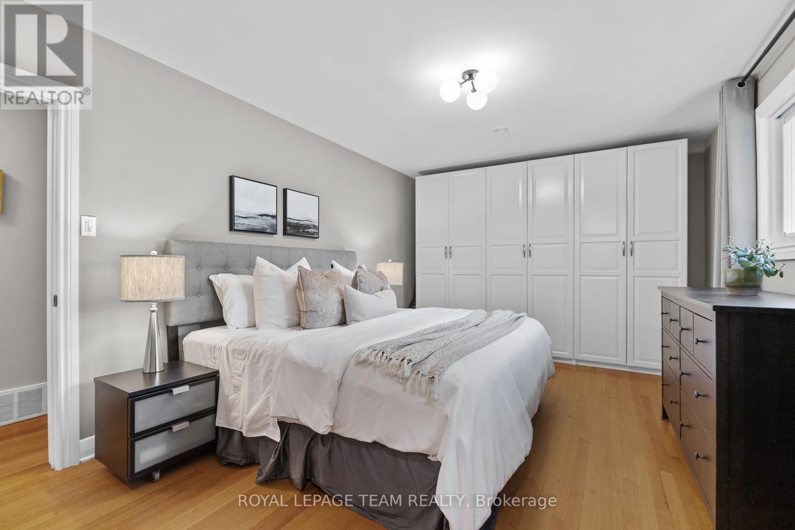 937 Kingsmere Avenue, Ottawa, Ontario  K2A 3K2 - Photo 15 - X12451080
