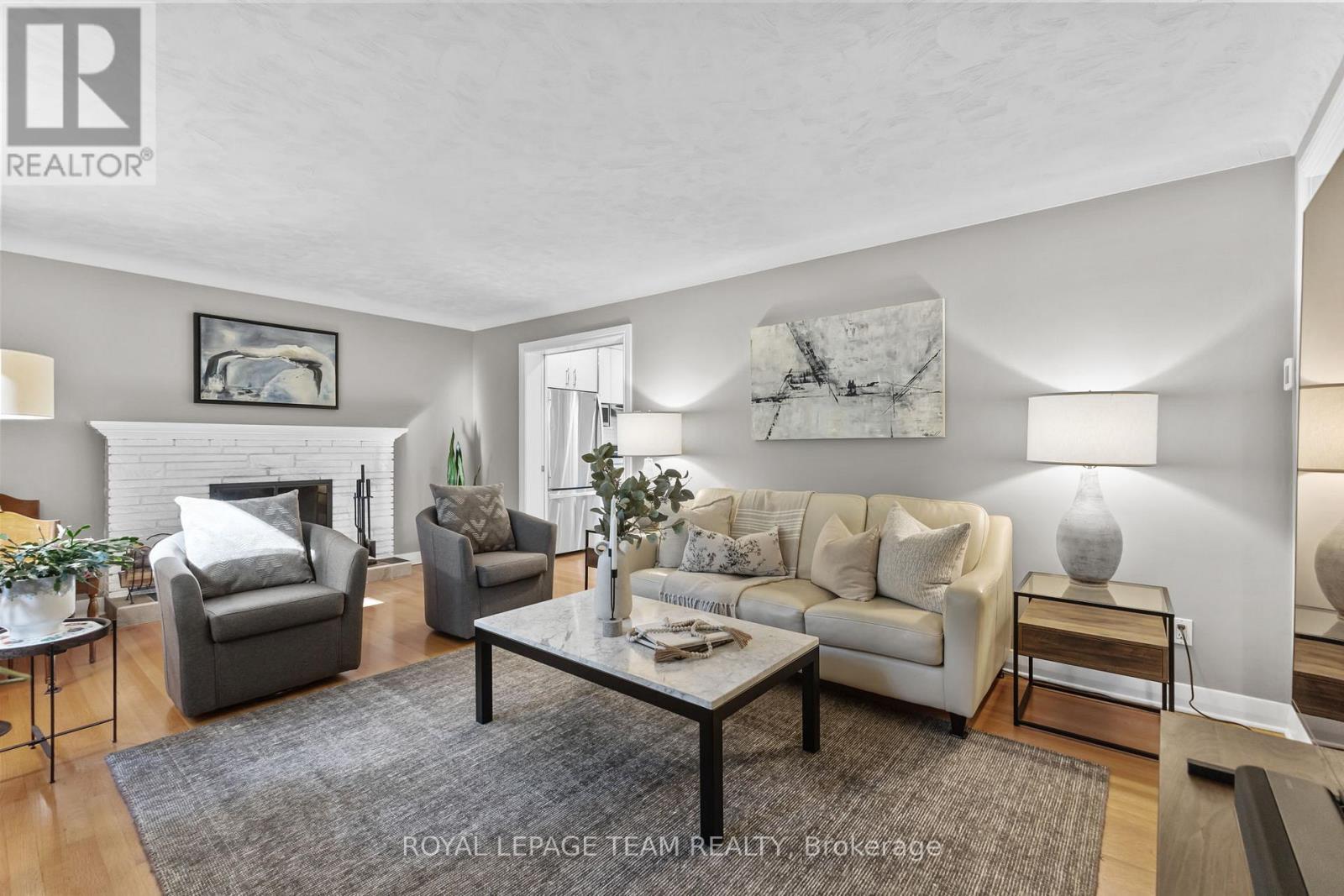 937 Kingsmere Avenue, Ottawa, Ontario  K2A 3K2 - Photo 4 - X12451080