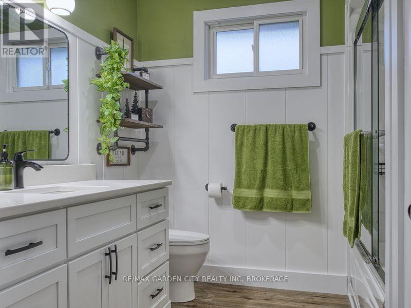 17 Regent Drive, St. Catharines, Ontario  L2M 3L6 - Photo 23 - X12451048