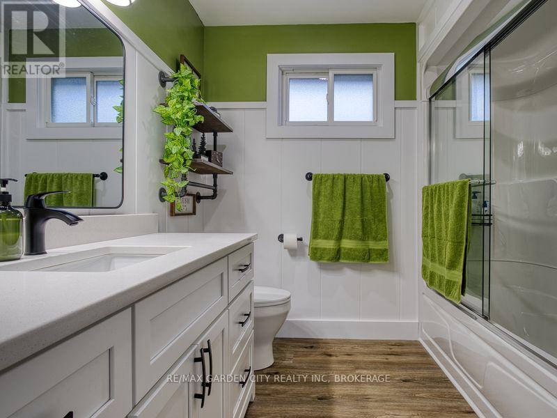 17 Regent Drive, St. Catharines, Ontario  L2M 3L6 - Photo 24 - X12451048