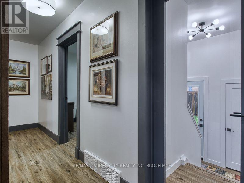 17 Regent Drive, St. Catharines, Ontario  L2M 3L6 - Photo 30 - X12451048