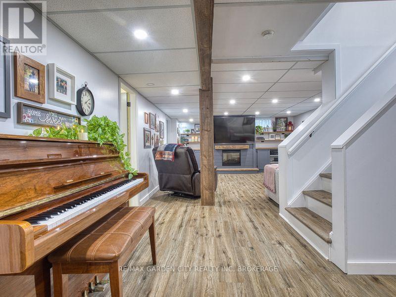 17 Regent Drive, St. Catharines, Ontario  L2M 3L6 - Photo 37 - X12451048