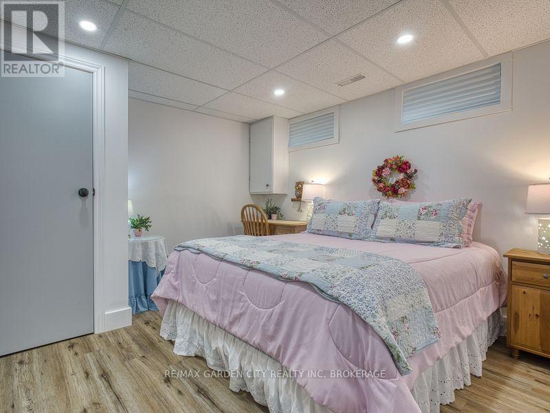17 Regent Drive, St. Catharines, Ontario  L2M 3L6 - Photo 39 - X12451048