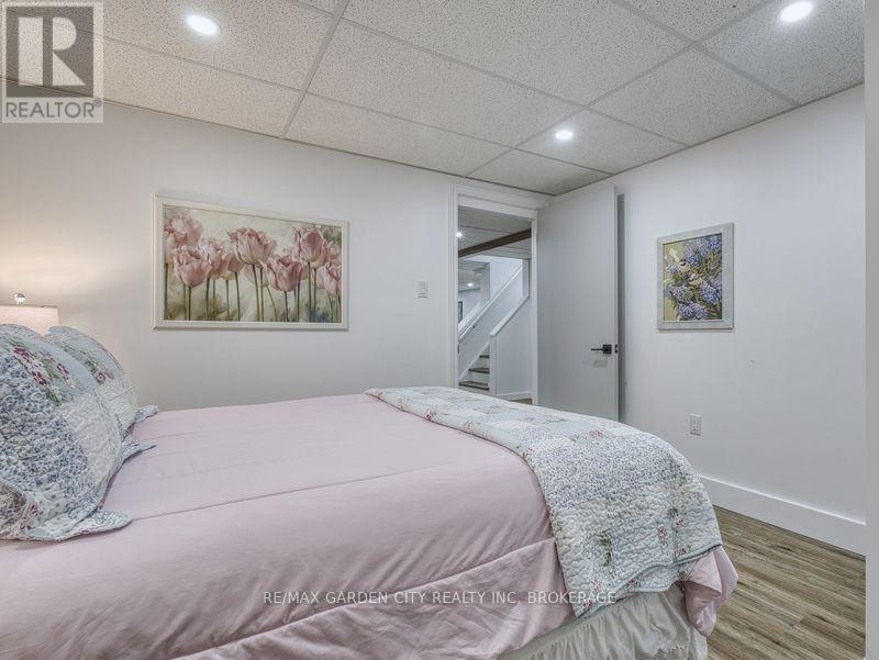 17 Regent Drive, St. Catharines, Ontario  L2M 3L6 - Photo 41 - X12451048