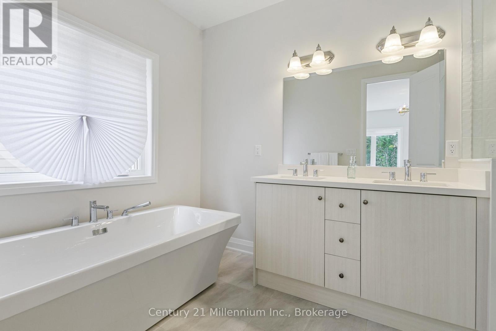 115 Stillwater Crescent, Blue Mountains, Ontario  L9Y 4W1 - Photo 19 - X12406971