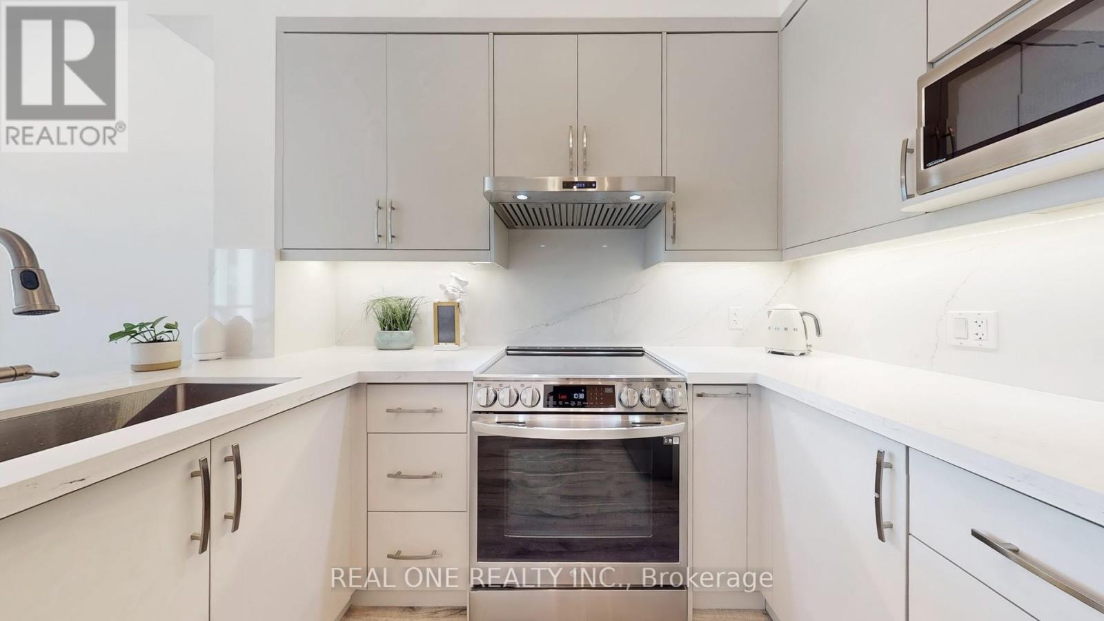 1708 - 33 Bay Street, Toronto, Ontario  M5J 2Z3 - Photo 12 - C12451085