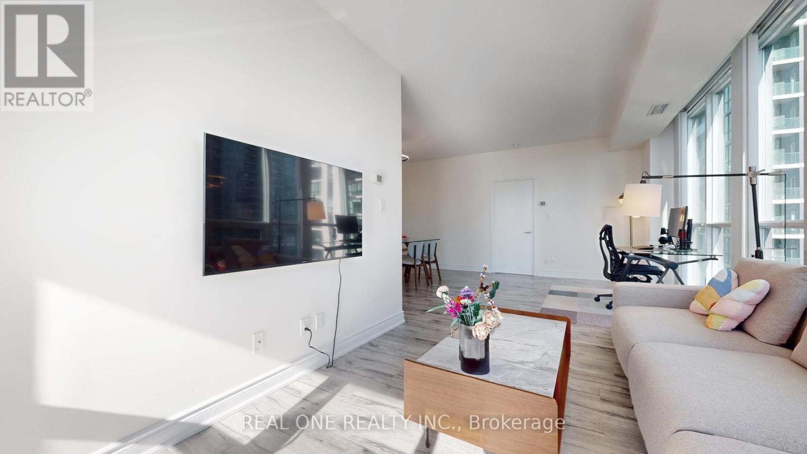 1708 - 33 Bay Street, Toronto, Ontario  M5J 2Z3 - Photo 4 - C12451085
