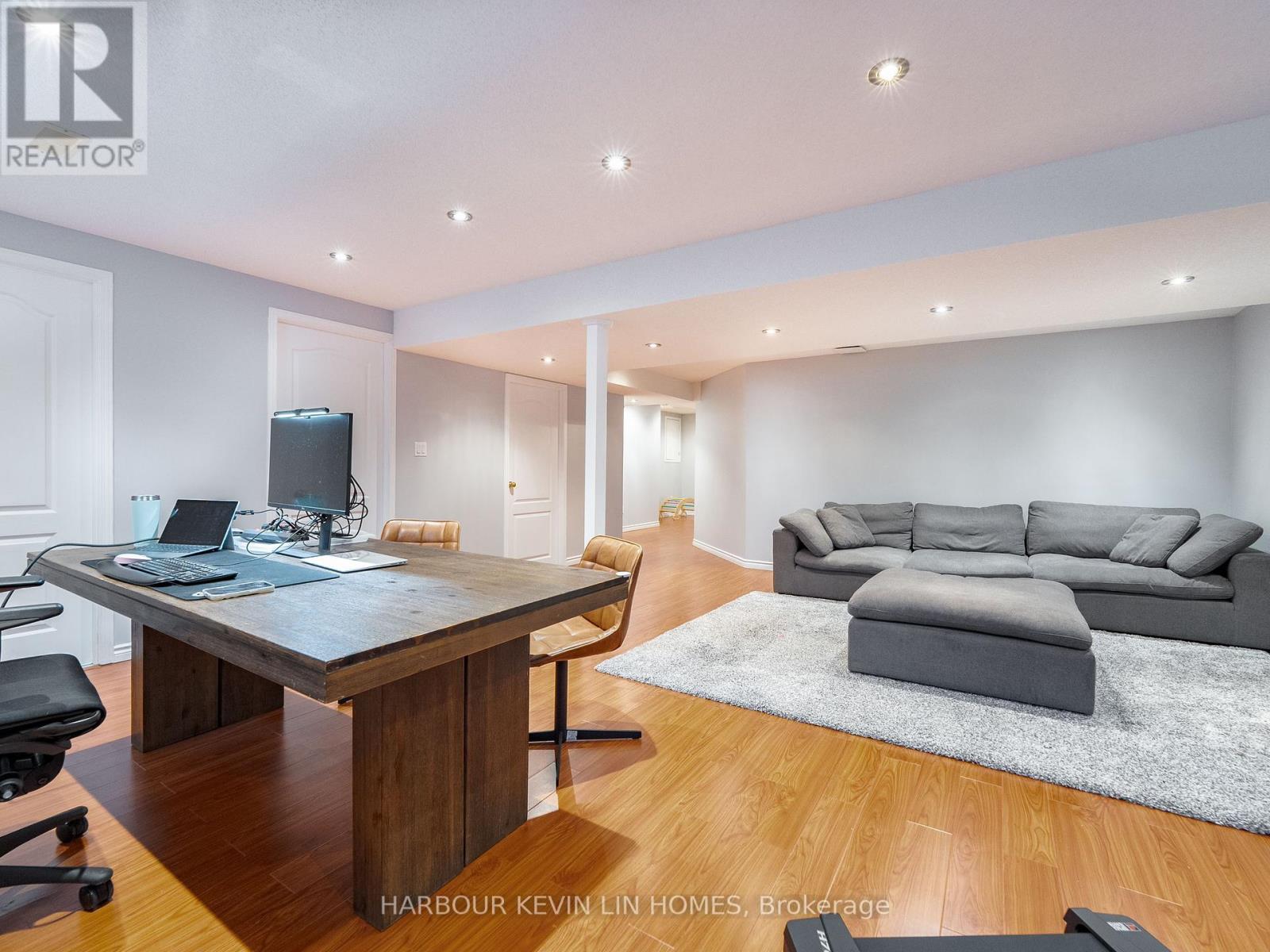 60 Seiffer Crescent, Richmond Hill, Ontario  L4E 0J2 - Photo 34 - N12451061