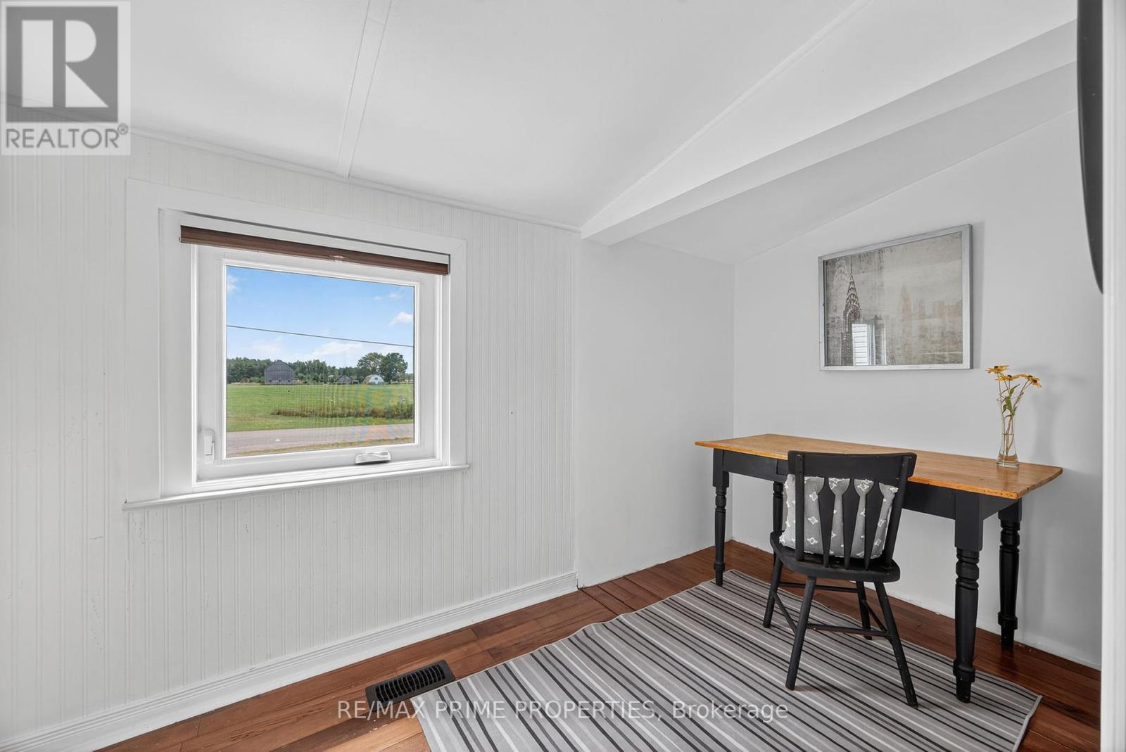5670 Thomas Drive, Georgina, Ontario  L0E 1A0 - Photo 13 - N12451079