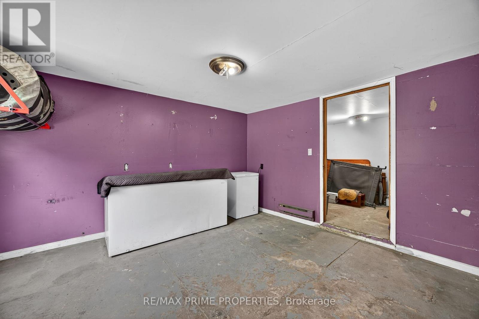 5670 Thomas Drive, Georgina, Ontario  L0E 1A0 - Photo 21 - N12451079
