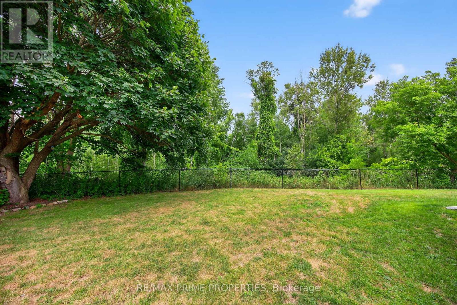 5670 Thomas Drive, Georgina, Ontario  L0E 1A0 - Photo 26 - N12451079