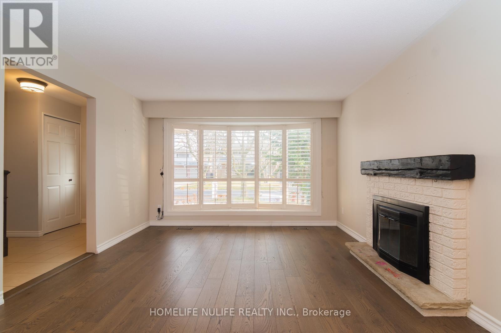 1805 Pattinson Crescent, Mississauga, Ontario  L5J 1H6 - Photo 3 - W12451055