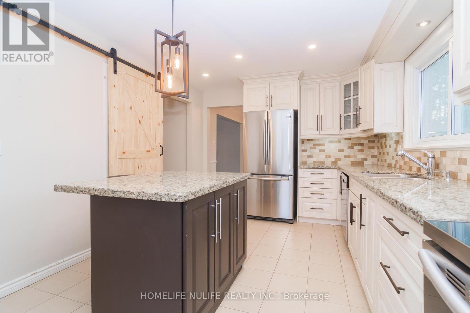 1805 Pattinson Crescent, Mississauga, Ontario  L5J 1H6 - Photo 8 - W12451055