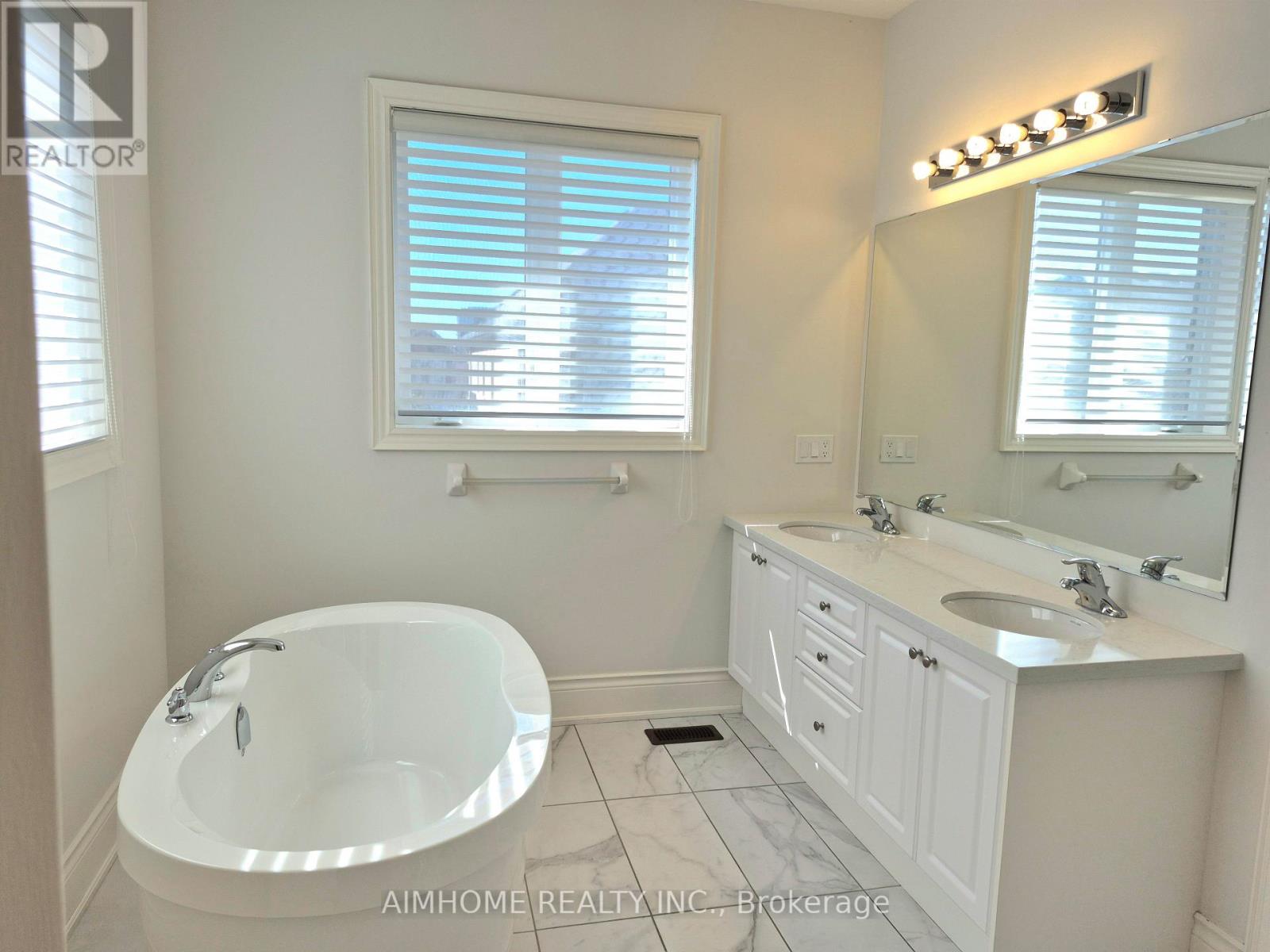 3192 Meadow Marsh Crescent, Oakville, Ontario  L6H 0T2 - Photo 27 - W12451056