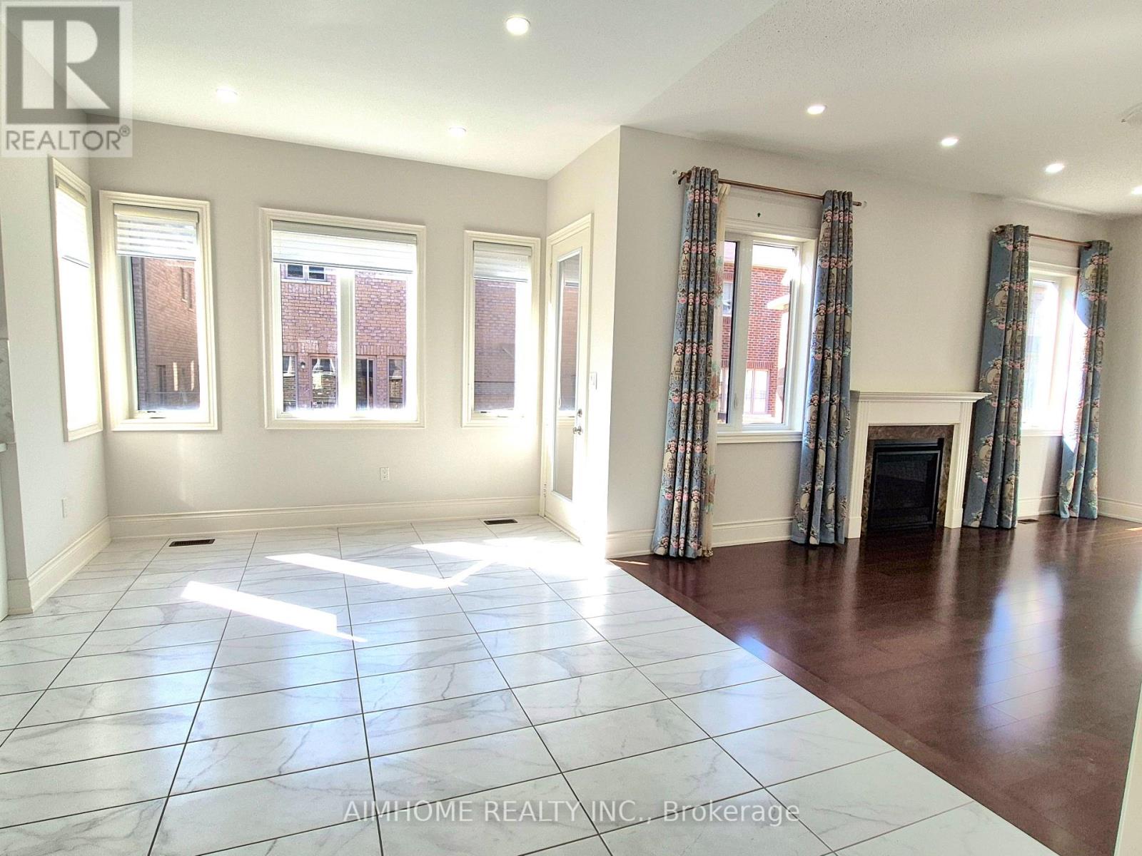 3192 Meadow Marsh Crescent, Oakville, Ontario  L6H 0T2 - Photo 3 - W12451056
