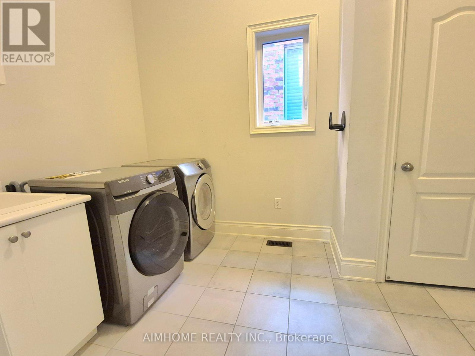 3192 Meadow Marsh Crescent, Oakville, Ontario  L6H 0T2 - Photo 41 - W12451056