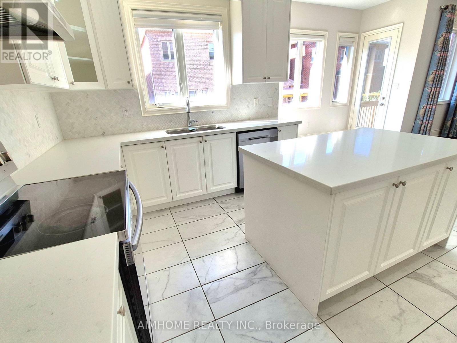 3192 Meadow Marsh Crescent, Oakville, Ontario  L6H 0T2 - Photo 6 - W12451056