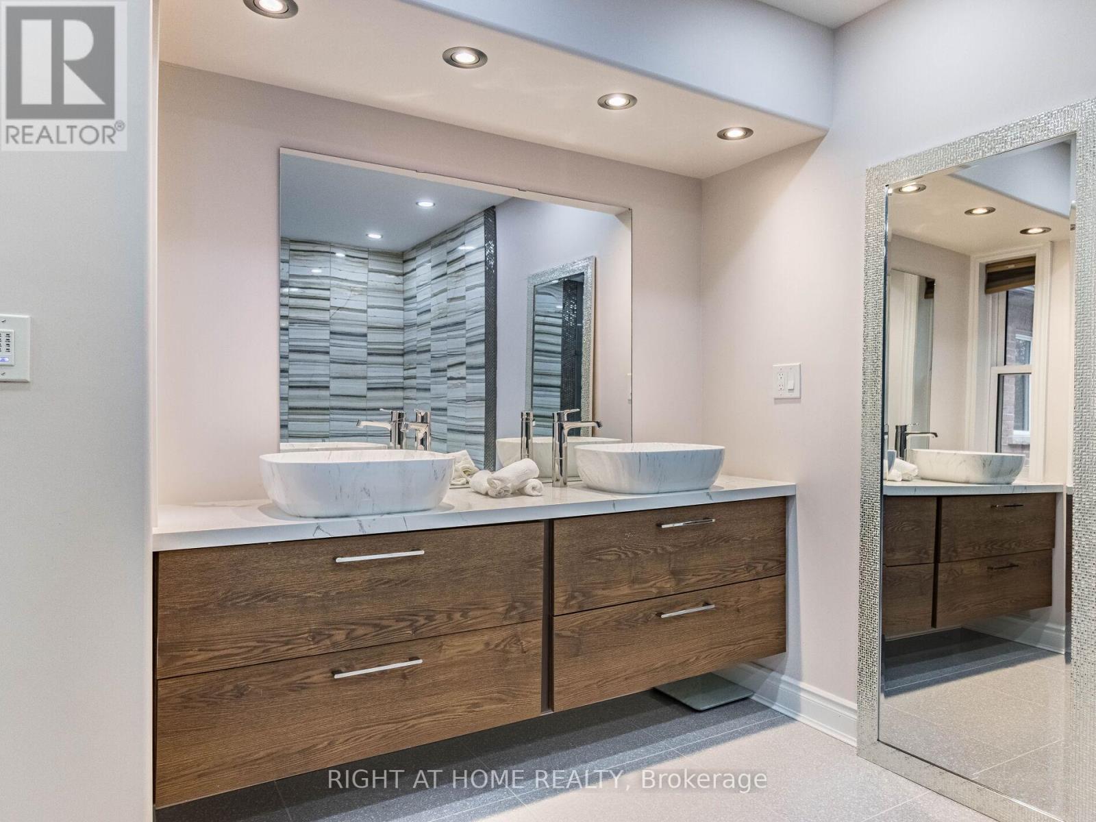 3176 Stocksbridge Avenue, Oakville, Ontario  L6M 0A7 - Photo 29 - W12451060