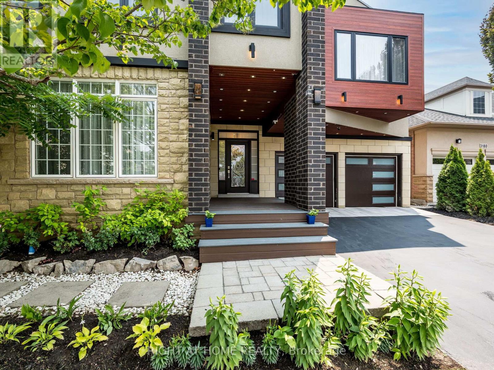 3176 Stocksbridge Avenue, Oakville, Ontario  L6M 0A7 - Photo 3 - W12451060