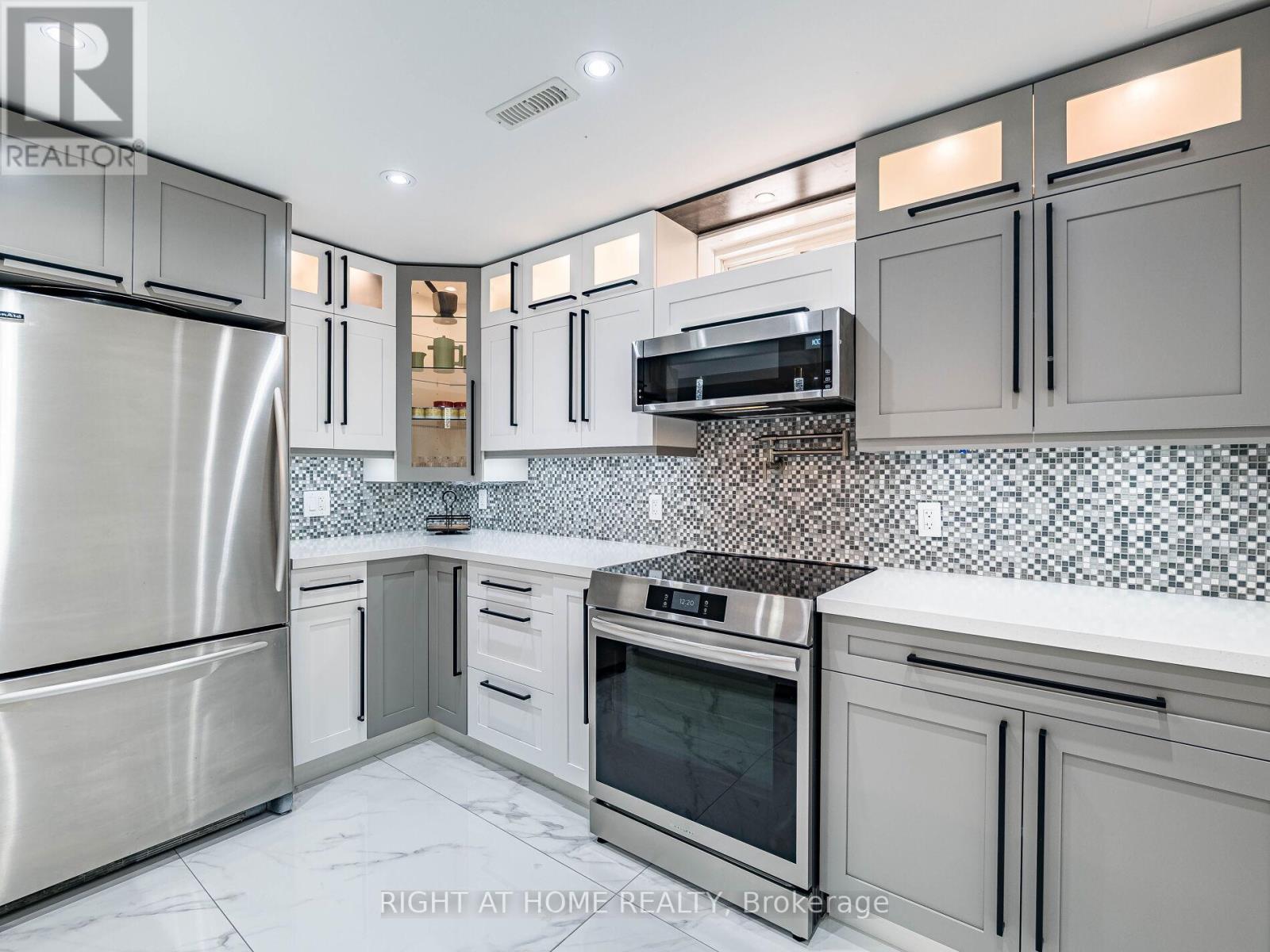 3176 Stocksbridge Avenue, Oakville, Ontario  L6M 0A7 - Photo 40 - W12451060