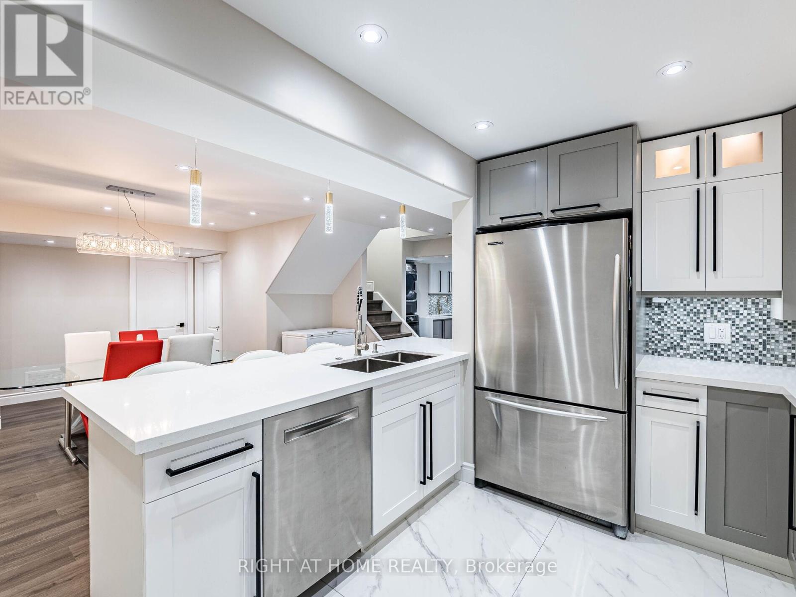 3176 Stocksbridge Avenue, Oakville, Ontario  L6M 0A7 - Photo 41 - W12451060