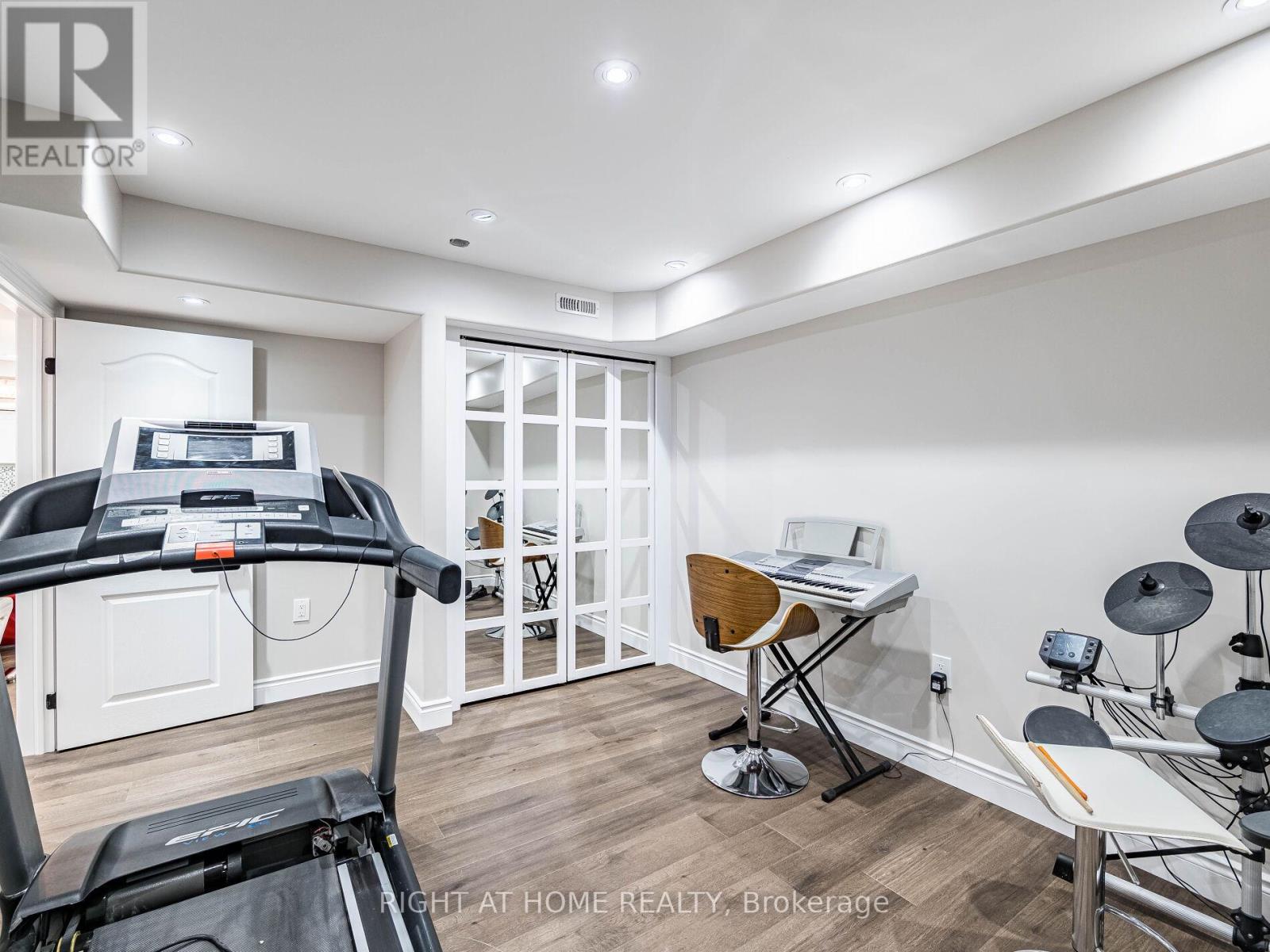 3176 Stocksbridge Avenue, Oakville, Ontario  L6M 0A7 - Photo 42 - W12451060