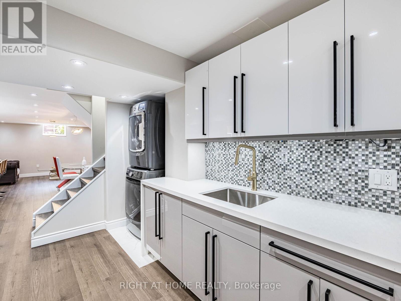 3176 Stocksbridge Avenue, Oakville, Ontario  L6M 0A7 - Photo 44 - W12451060