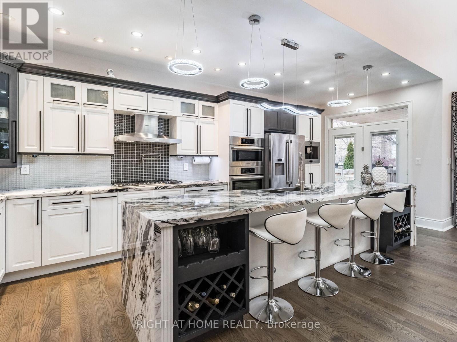 3176 Stocksbridge Avenue, Oakville, Ontario  L6M 0A7 - Photo 7 - W12451060